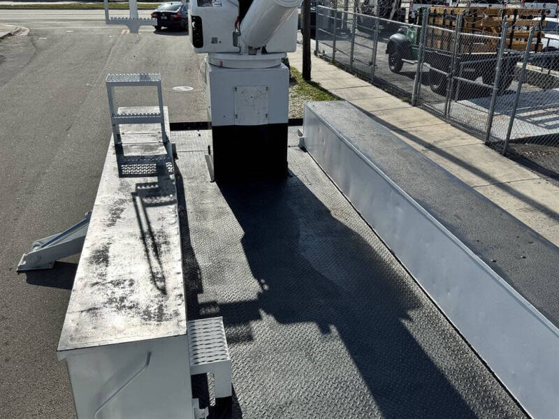 2017 Freightliner M2 106