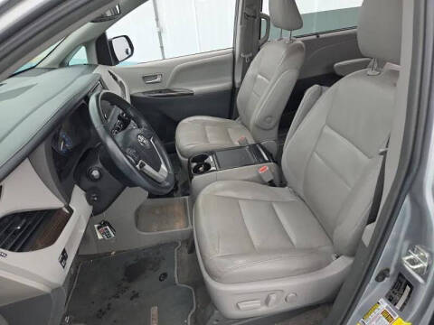 2018 Toyota Sienna XLE 8-Passenger
