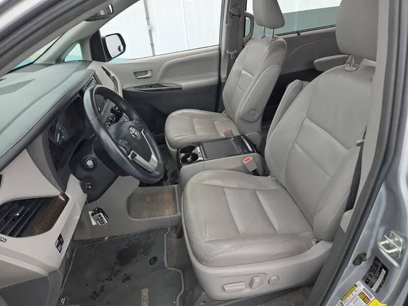 2018 Toyota Sienna XLE 8-Passenger
