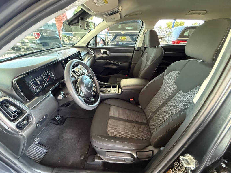 2023 Kia Sorento LX