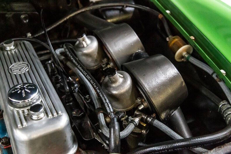 1967 MG RESTORED MG B