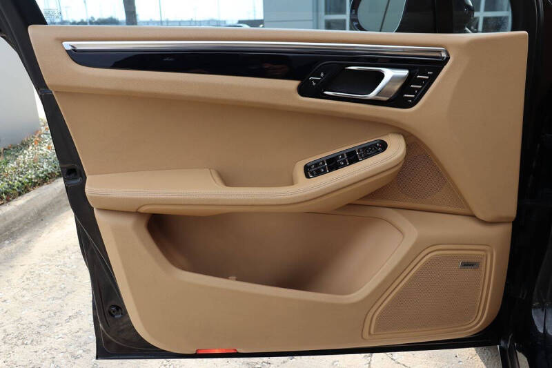 2015 Porsche Macan S