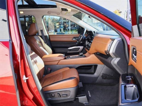 2023 Nissan Pathfinder Platinum