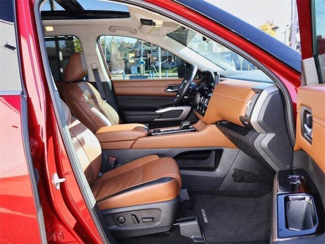 2023 Nissan Pathfinder Platinum