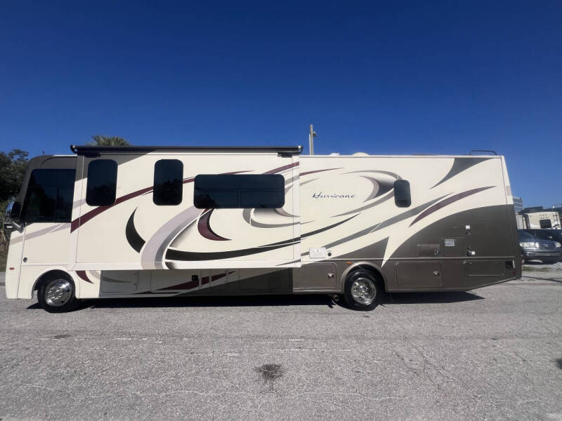2019 Thor Motor Coach Hurricane