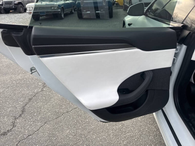 2022 Tesla Model S Plaid