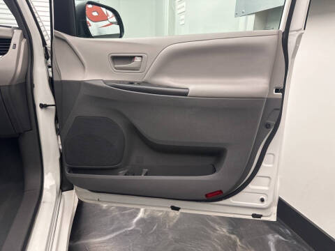 2019 Toyota Sienna L 7-Passenger