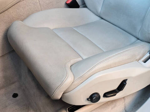 2016 Volvo XC90 T8 eAWD Momentum