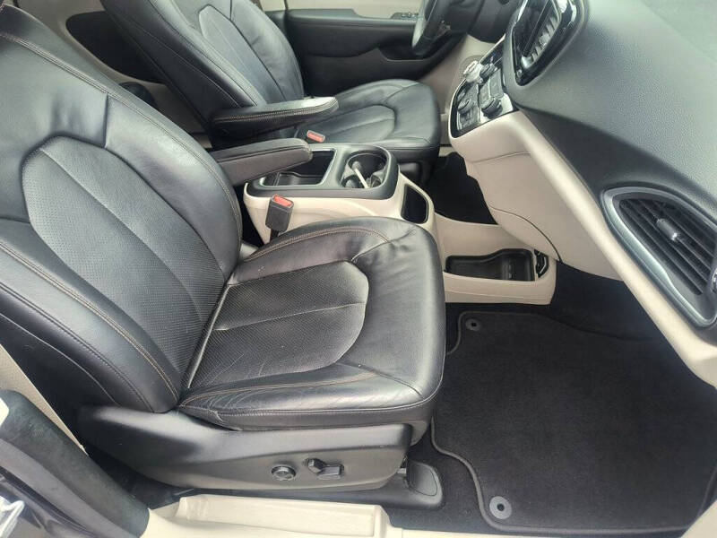 2018 Chrysler Pacifica Touring L Plus