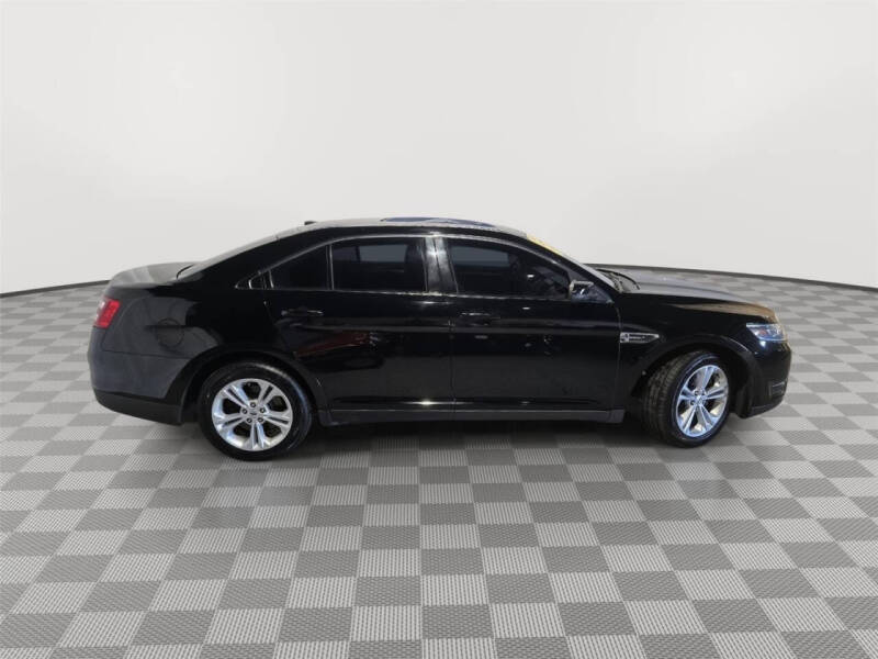 2018 Ford Taurus SEL