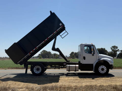 2015 Freightliner M2 106