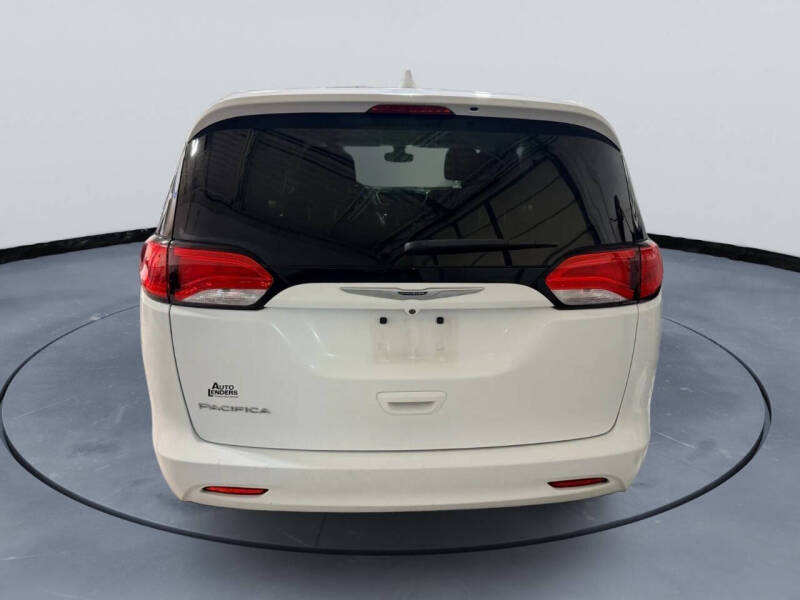 2017 Chrysler Pacifica Touring