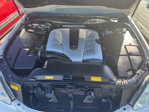 2004 Lexus LS 430
