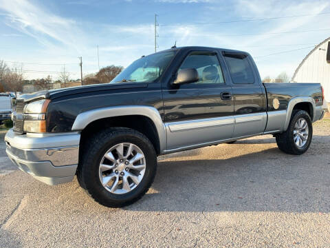 2005 Chevrolet Silverado 1500 for sale at Carworx LLC in Dunn NC