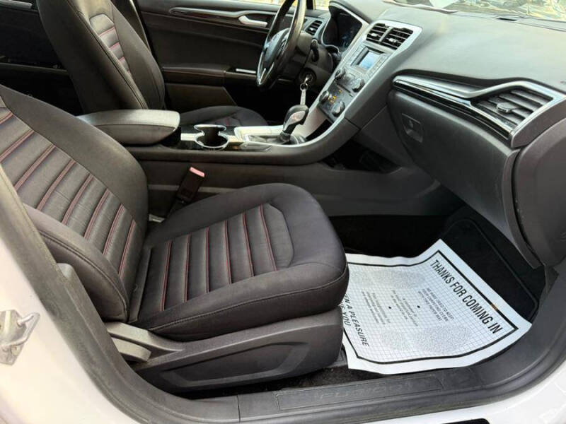 2014 Ford Fusion SE