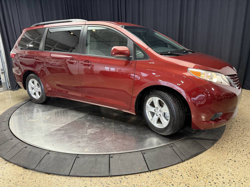 2017 Toyota Sienna LE 8-Passenger