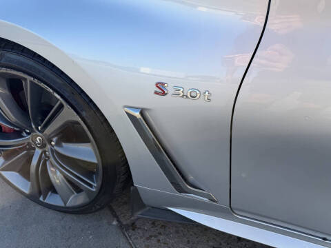 2017 Infiniti Q60 Red Sport 400