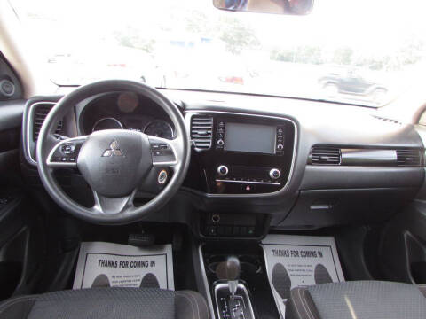 2020 Mitsubishi Outlander ES
