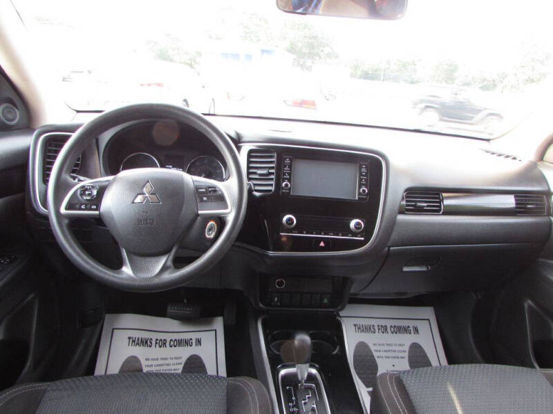 2020 Mitsubishi Outlander ES