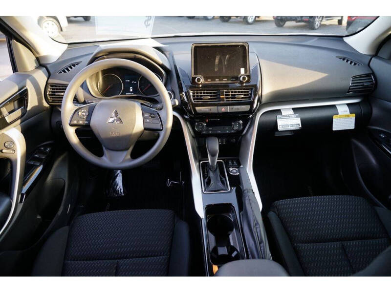 2025 Mitsubishi Eclipse Cross LE