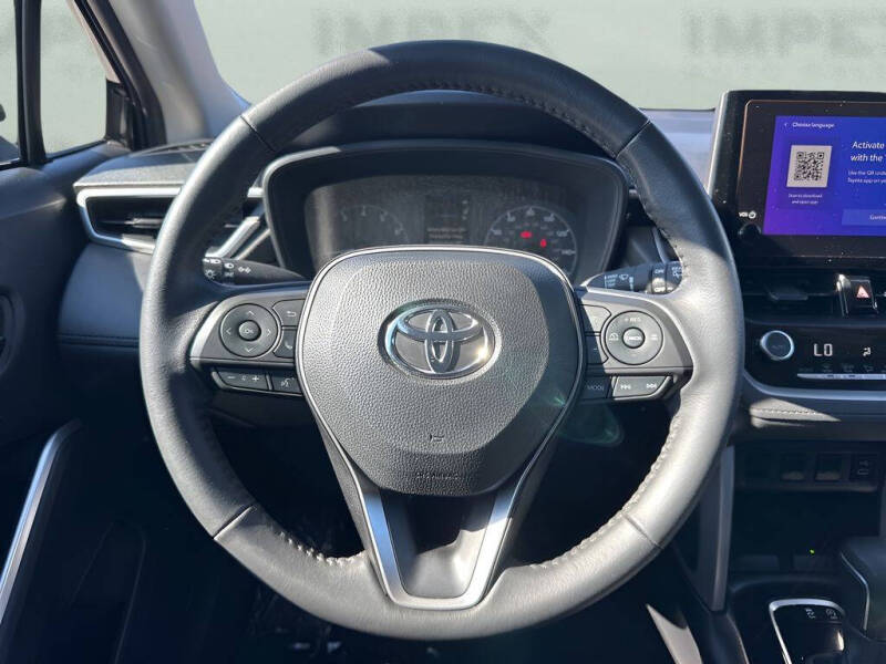 2024 Toyota Corolla Cross LE