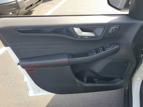 2026 Ford Escape Hybrid ST-Line Elite