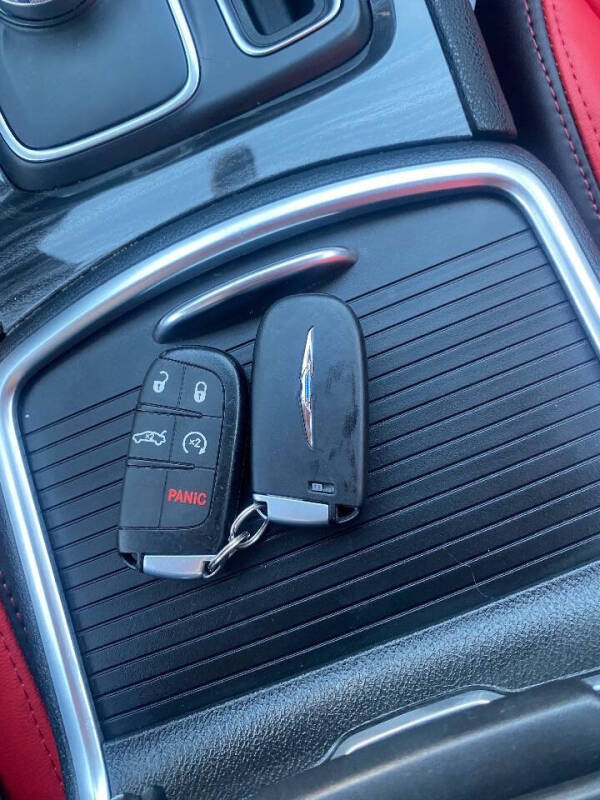 2019 Chrysler 300 Touring L