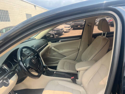 2016 Volkswagen Passat 1.8T R-Line