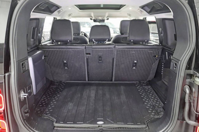 2020 Land Rover Defender 110 SE