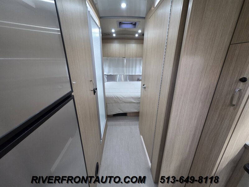 2018 Airstream Flying Cloud 25FB