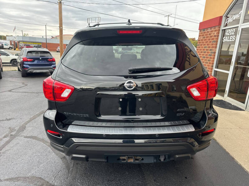 2020 Nissan Pathfinder SV