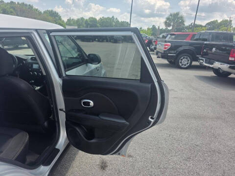 2016 Kia Soul +