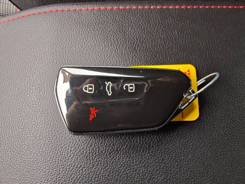 2023 Volkswagen Golf GTI 40th Anniversary Edition