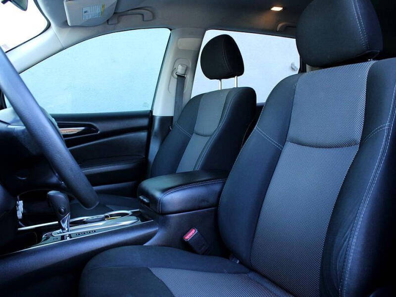 2019 Nissan Pathfinder S