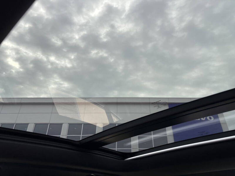 2023 Volvo S60 B5 Plus Black Edition