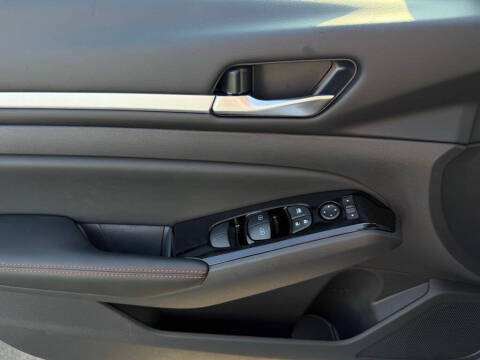 2025 Nissan Altima 2.5 SR