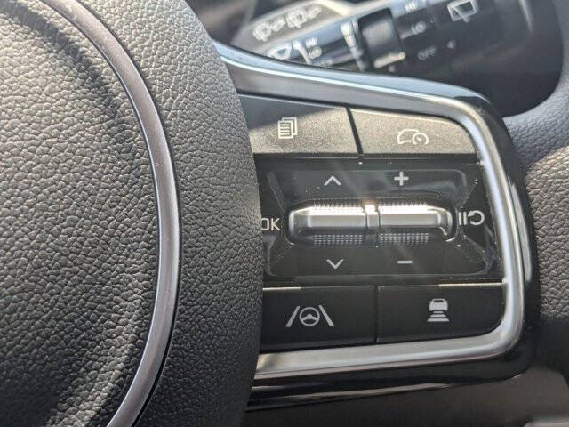 2025 Kia Carnival LX