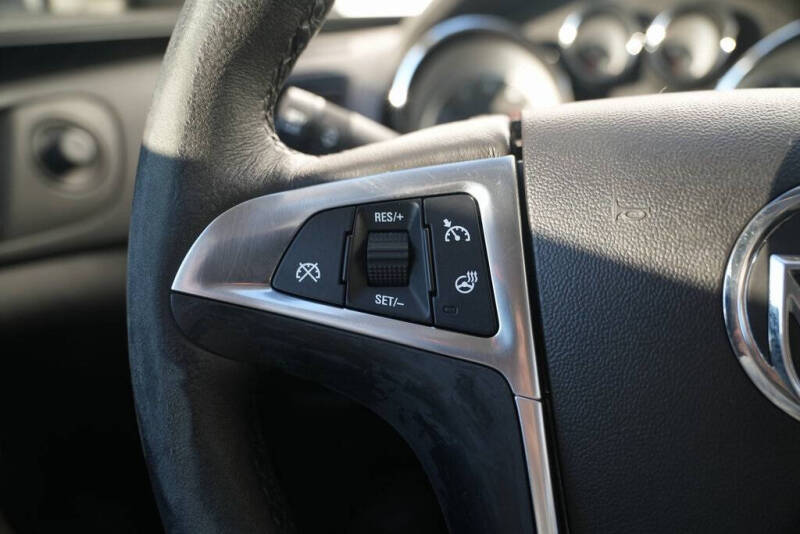 2013 Buick Regal Premium 1