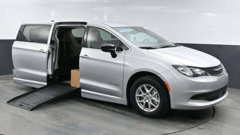 2024 Chrysler Voyager LX