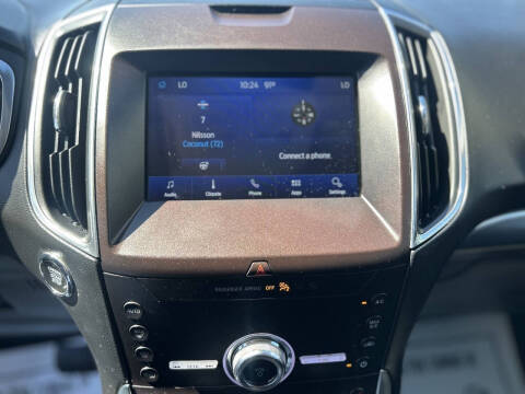 2020 Ford Edge Titanium
