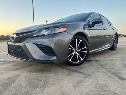2018 Toyota Camry for sale at AUTO DIRECT Bellaire in Houston TX