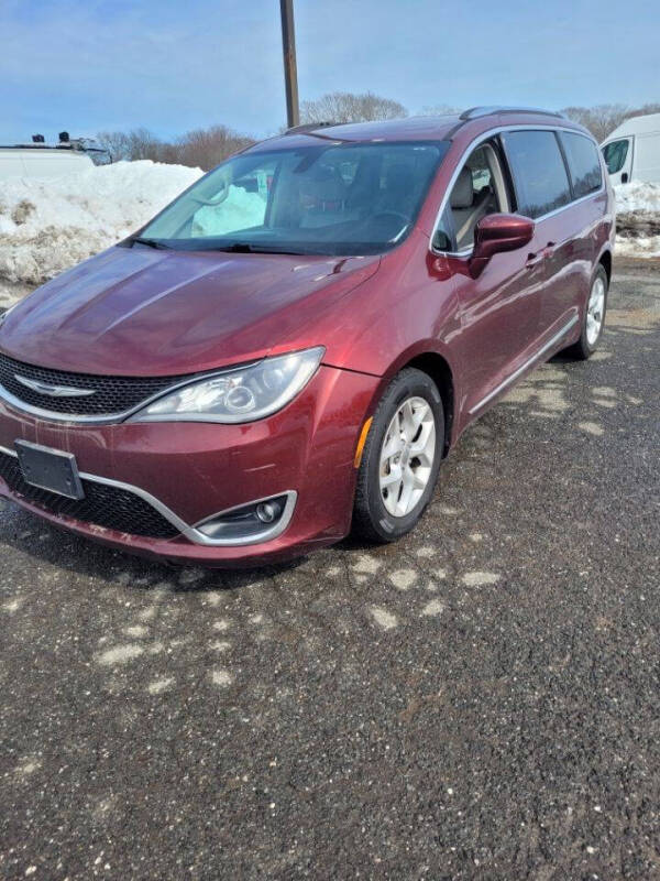 2017 Chrysler Pacifica Touring-L Plus