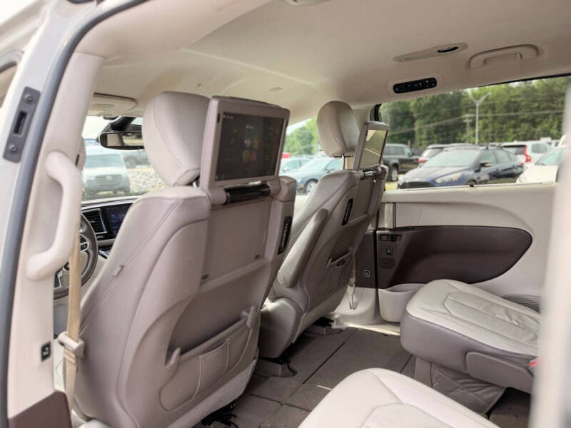 2017 Chrysler Pacifica Touring-L Plus