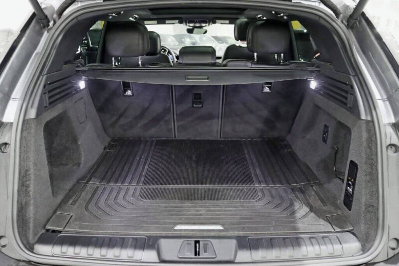 2024 Land Rover Range Rover Sport P360 SE