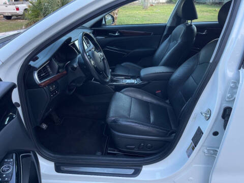 2017 Kia Cadenza Premium