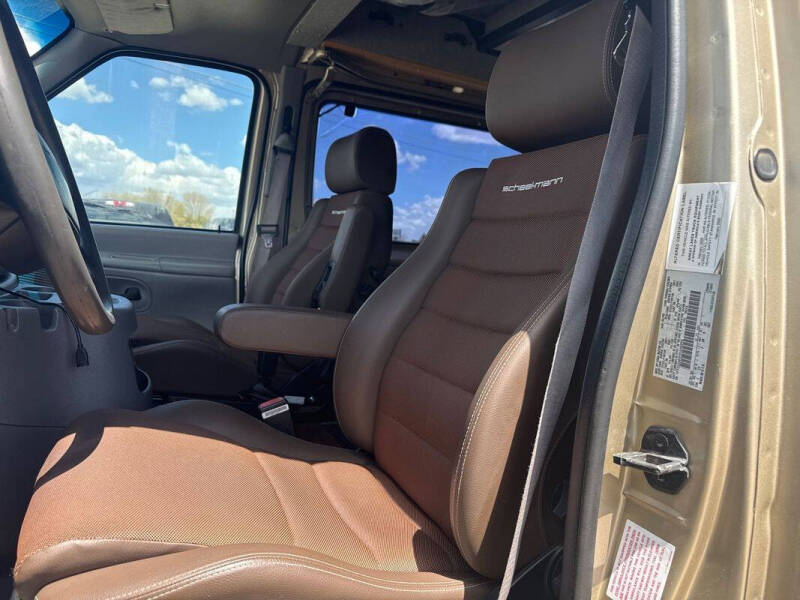 2000 Ford E-350 SD