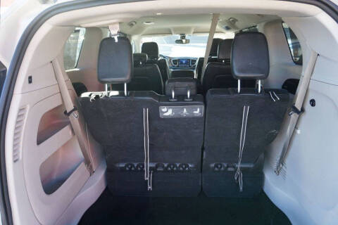 2017 Chrysler Pacifica Touring-L Plus