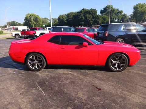 2015 Dodge Challenger SXT Plus