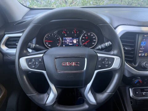 2022 GMC Acadia SLE
