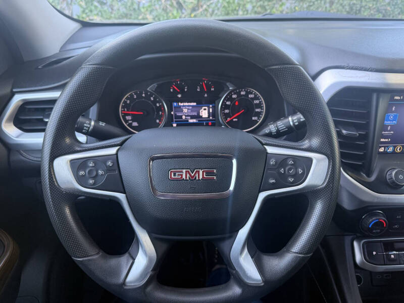 2022 GMC Acadia SLE